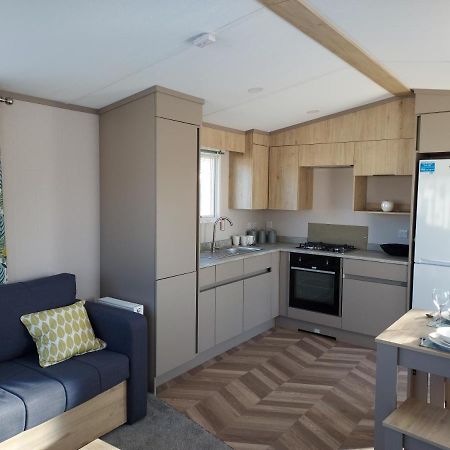 Hoburne Bashley Self-Catering Holiday Home Нью Милтон Экстерьер фото