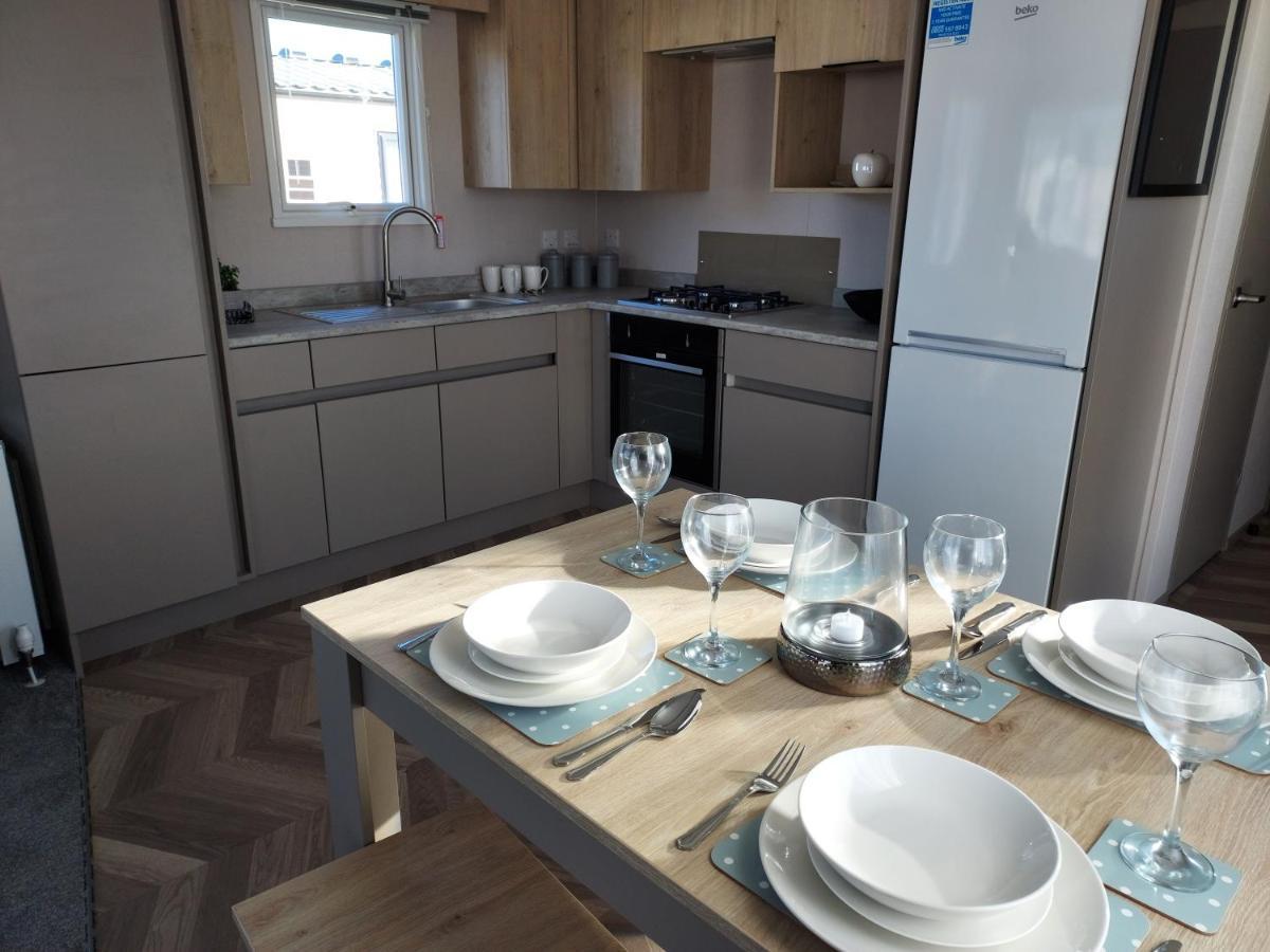 Hoburne Bashley Self-Catering Holiday Home Нью Милтон Экстерьер фото